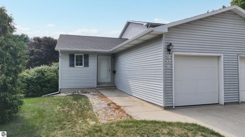 906 S Crapo St, Mt Pleasant, MI, 48858-3662 | Card Image