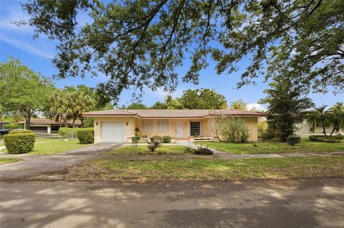 14435 Tabebuia Ln, Miami Lakes, FL, 33014-2609 | Card Image