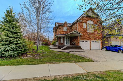 806 White Clover Way, Mississauga, ON, L5V3C5 | Card Image