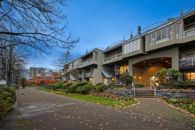 207 - 31 Reliance Crt, Condo with 2 bedrooms, 1 bathrooms and 1 parking in New Westminster BC | Image 2