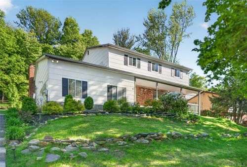 18 Arlington Dr, Monroe, NY, 10950-2201 | Card Image