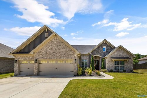 7418 Flint Crossing Cir Se, Owens Cross Roads, AL, 35763-8956 | Card Image
