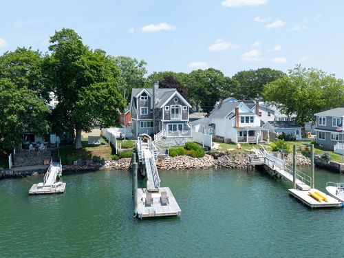 33 Crescent Ave, Beverly, MA, 01915-4143 | Card Image