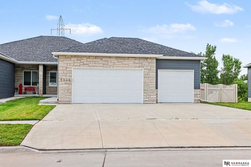 9023 Red Sky Ln, Lincoln, NE, 68520-9324 | Card Image