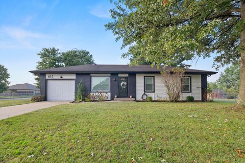 614 E Scott Wayne Dr, Nixa, MO, 65714-9372 | Card Image