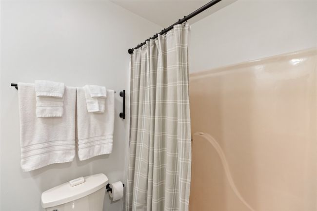 1909 - 260 River Run, Condo with 1 bedrooms, 1 bathrooms and null parking in Sapphire NC | Image 26