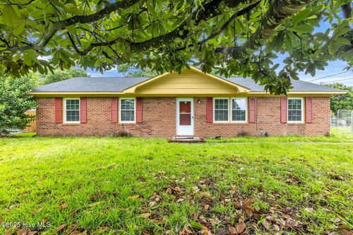105 Brier Rd, Castle Hayne, NC, 28429-5315 | Card Image