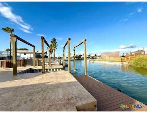 127 Copano Cove Rd, Rockport, TX, 78382-9519 | Card Image