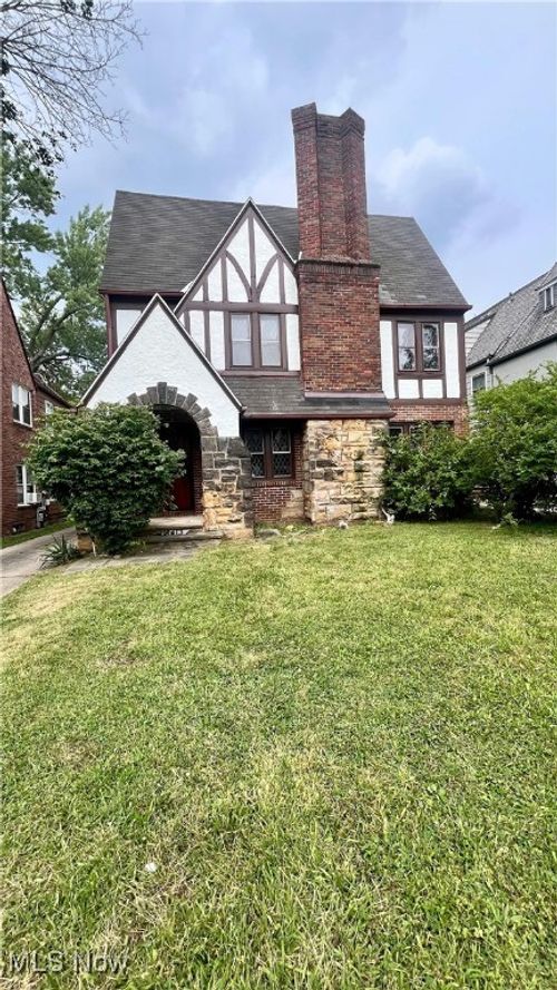 18413 Newell Rd, Shaker Heights, OH, 44122-5053 | Card Image