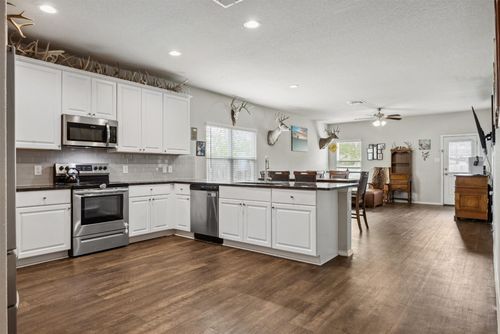 1413 Coffee Tree Dr, New Braunfels, TX, 78130-5347 | Card Image
