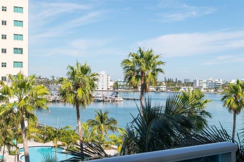 7h-7501 E Treasure Dr, North Bay Village, FL, 33141-4303 | Card Image