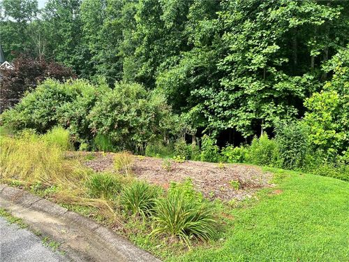 5578 Checkered Spot Dr, Gainesville, GA, 30506-7331 | Card Image
