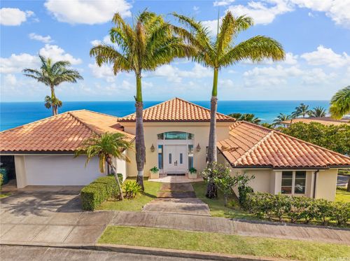 559 Moaniala St, Honolulu, HI, 96821-2570 | Card Image