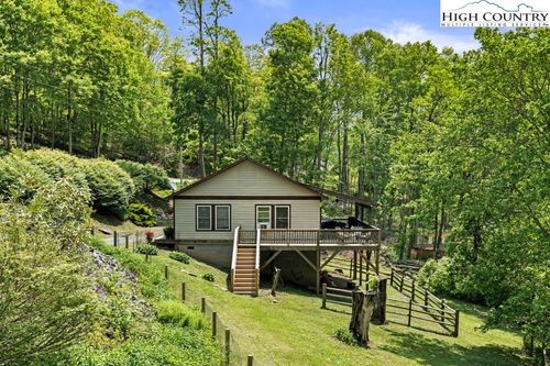 3564 Hickory Nut Gap Rd, Newland, NC, 28657-9851 | Card Image