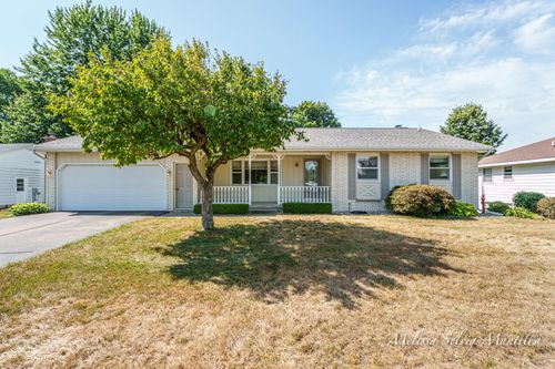 1886 Newcastle Dr, Jenison, MI, 49428-8536 | Card Image