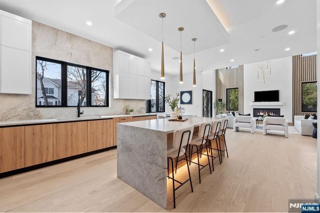 75 Maryland Rd, House other with 6 bedrooms, 8 bathrooms and null parking in Paramus NJ | Image 5
