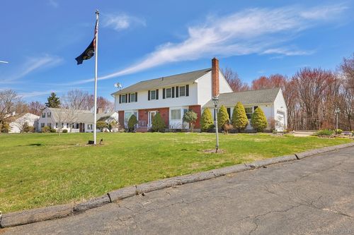 96 Neill Dr, Watertown, CT, 06795-1707 | Card Image