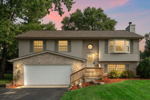 4002 Willowood Ct, Crown Point, IN, 46307 | Card Image
