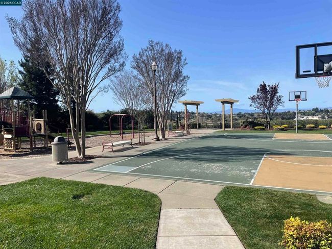 7104 Majestic Ct, Condo with 2 bedrooms, 2 bathrooms and 2 parking in Vallejo CA | Image 19