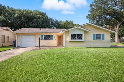 5012 Westmore Ave, West Orange, TX, 77630-4428 | Card Image