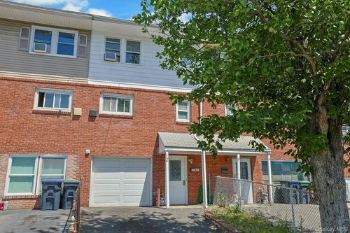 12 Farley Dr, West Haverstraw, NY, 10993-1004 | Card Image