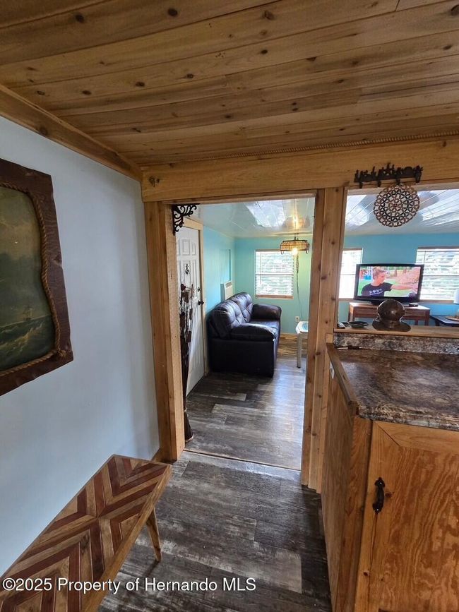6505 Evanston St, House other with 2 bedrooms, 1 bathrooms and null parking in Weeki Wachee FL | Image 6