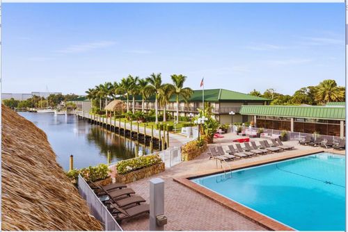 s600-7150 N Tamiami Trl, SARASOTA, FL, 34243-1405 | Card Image