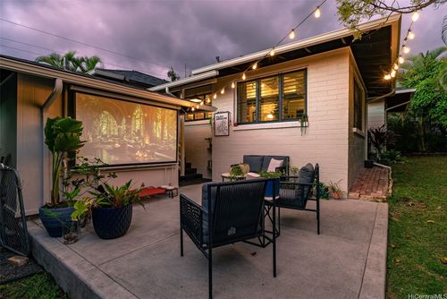 2445 10th Ave, Honolulu, HI, 96816-3051 | Card Image