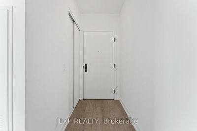 908 - 270 Dufferin St, Condo with 2 bedrooms, 2 bathrooms and null parking in Toronto ON | Image 2