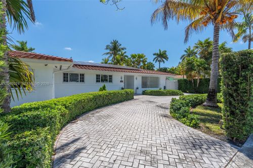 20235 Highland Lakes Blvd, Miami, FL, 33179-2815 | Card Image