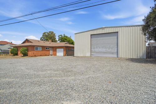 636 Santa Fe, Empire, CA, 95319 | Card Image