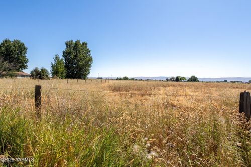 NKA Knights Lane/Campbell Rd, Wapato, WA, 98951 | Card Image