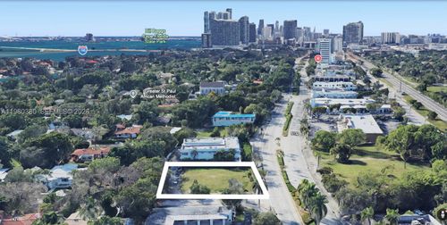 5215 Biscayne Blvd, Miami, FL, 33137-3221 | Card Image