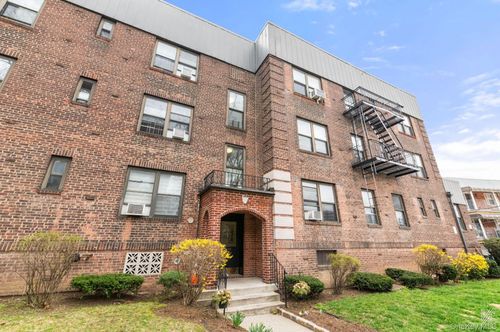 c1-22-43 77th St, East Elmhurst, NY, 11370-1276 | Card Image