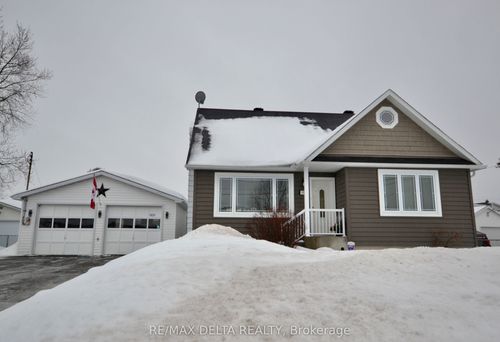 909 Chapman Street, Clarence Rockland, ON, K4K1E5 | Card Image