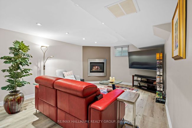 2140 Blue Jay Cres, House other with 2 bedrooms, 2 bathrooms and 3 parking in Gloucester ON | Image 20