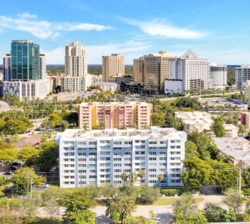 c202-9001 Sw 77th Ave, Miami, FL, 33156-7666 | Card Image