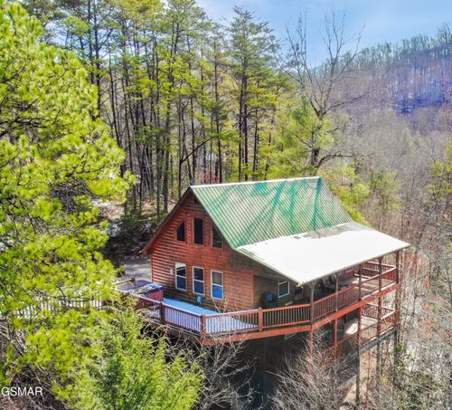 2810 Teaberry Hill Way, Sevierville, TN, 37862-8170 | Card Image