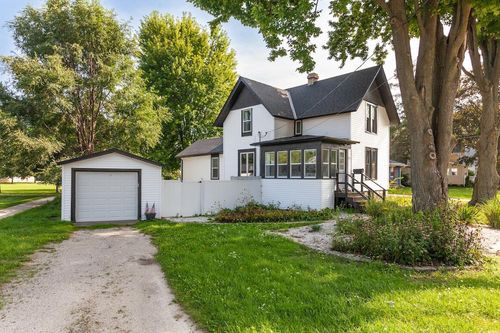 229 S Concord Road, Oconomowoc, WI, 53066 | Card Image