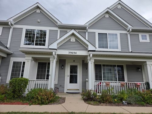 39694-39694 N Warren Ln, Beach Park, IL, 60083-3051 | Card Image