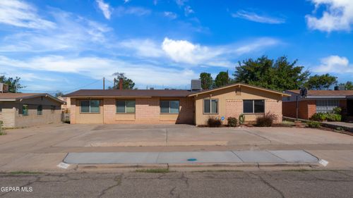 10133 Renfrew Dr, El Paso, TX, 79925-2925 | Card Image