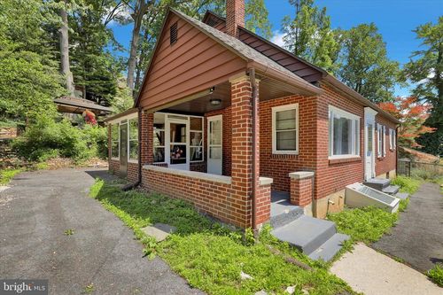 1815 Holly Rd, READING, PA, 19602-1510 | Card Image