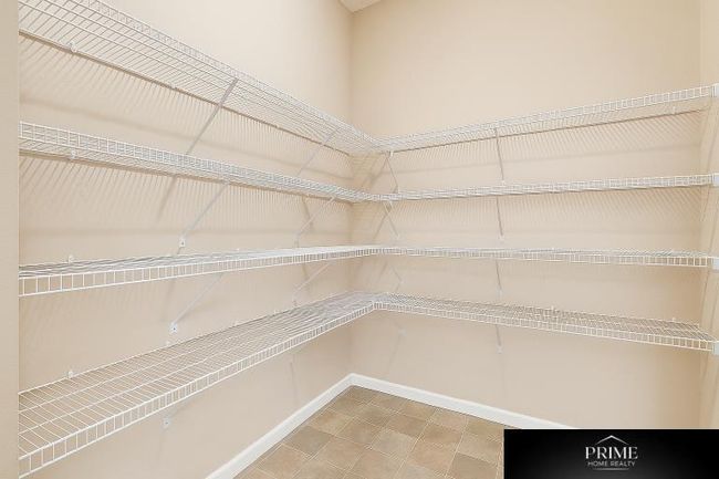 2204 Hummingbird Dr, House other with 5 bedrooms, 4 bathrooms and 3 parking in Bellevue NE | Image 11