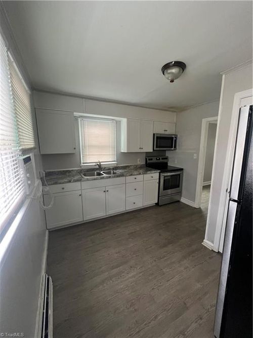 1002 English Street, Greensboro, NC, 27401 | Card Image