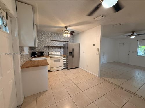 105-1104 N 17th Ct, Hollywood, FL, 33020-3677 | Card Image