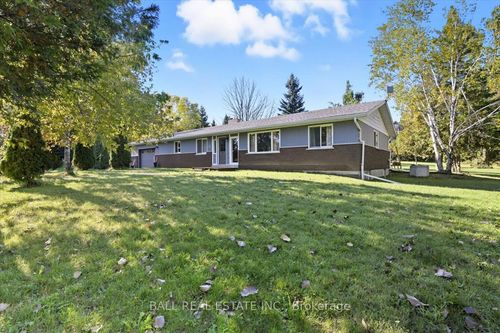 2046 Selwyn Rd, Lakefield, ON, K0L2H0 | Card Image