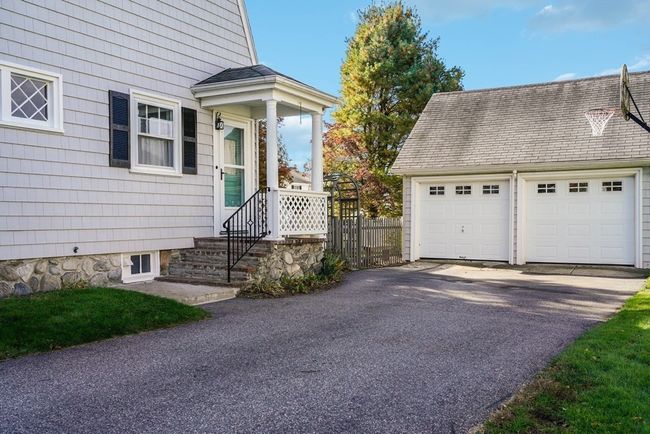 22 Elm St, House other with 3 bedrooms, 1 bathrooms and 5 parking in Woburn MA | Image 24