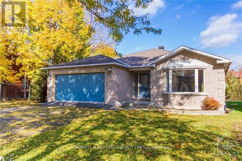 13 Sai Crescent, Ottawa, ON, K1G5N7 | Card Image