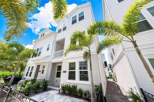2408 Ezzell Ct, SARASOTA, FL, 34237-4730 | Card Image