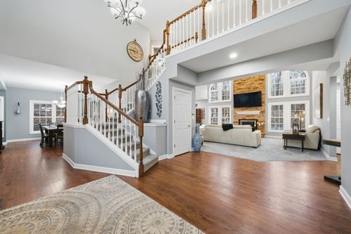 9 Echowood Dr, Algonquin, IL, 60102-2496 | Card Image
